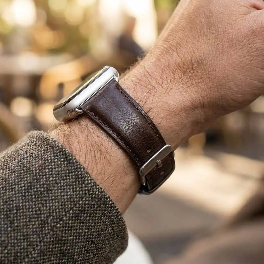 man wearing anhem apple watch leather dark band  Modern Leather Strap  anhem.myshopify.com
